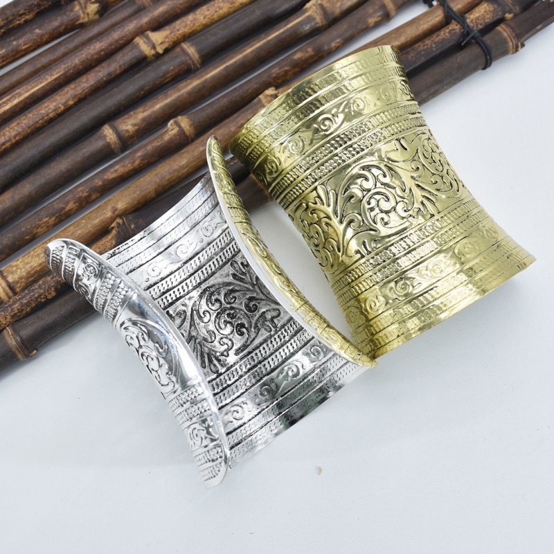 Vòng đeo bắp tay miêu cương