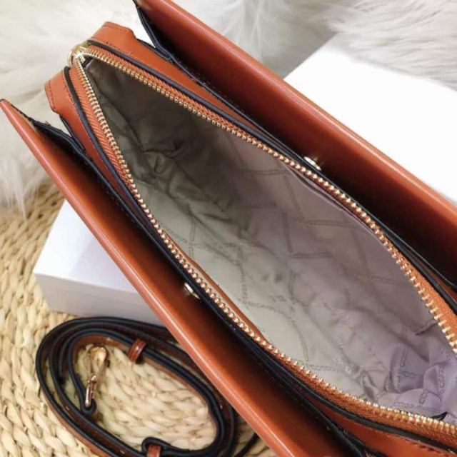 🎀Michal Kors Jet Set Large Snake Enbossed Bag🎀