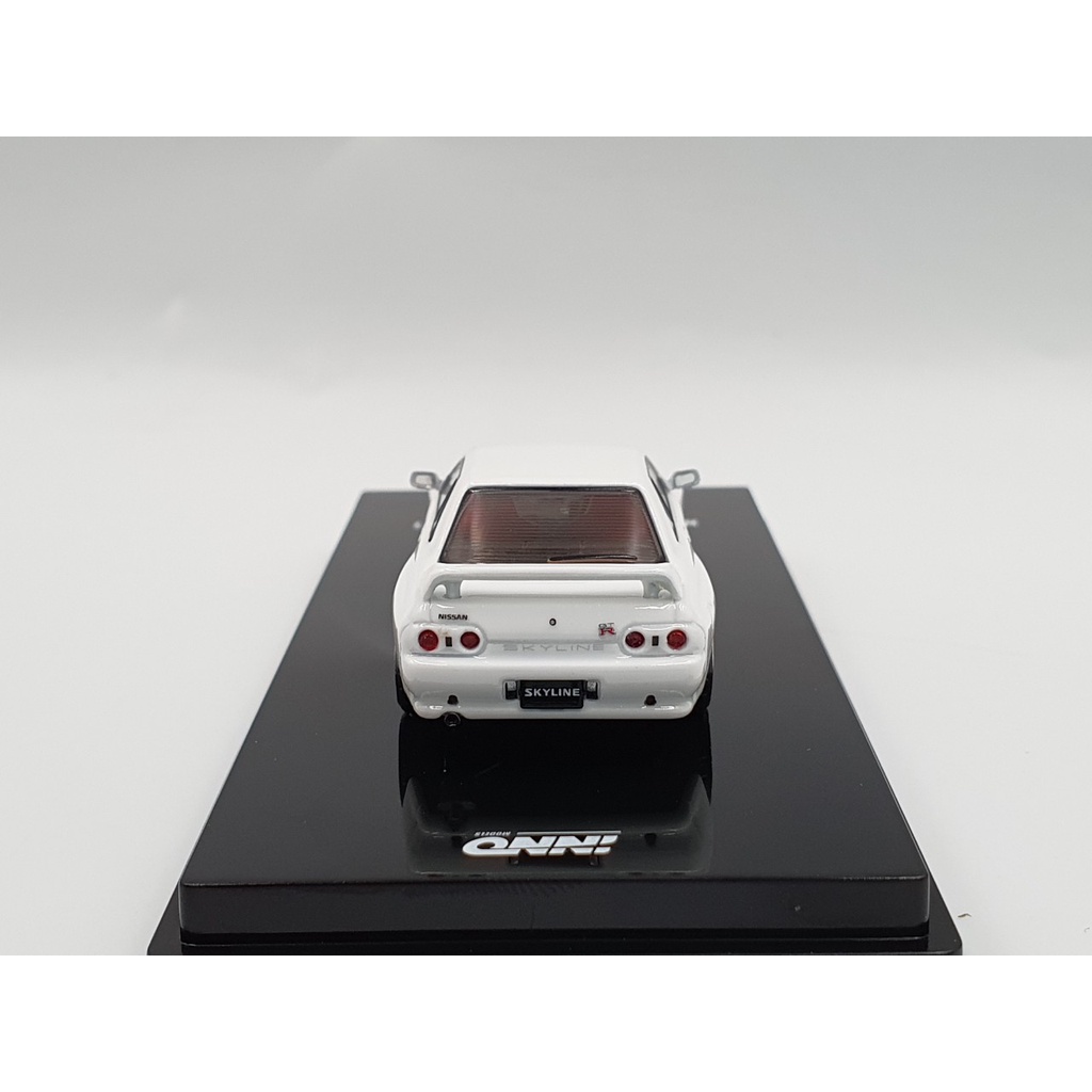 Xe Mô Hình Nissan Skyline GT-R (R32) 1:64 Inno ( Trắng )