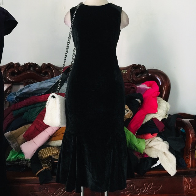 Đầm nhung đuôi cá
