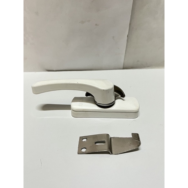 Khoá móc sò cửa nhôm