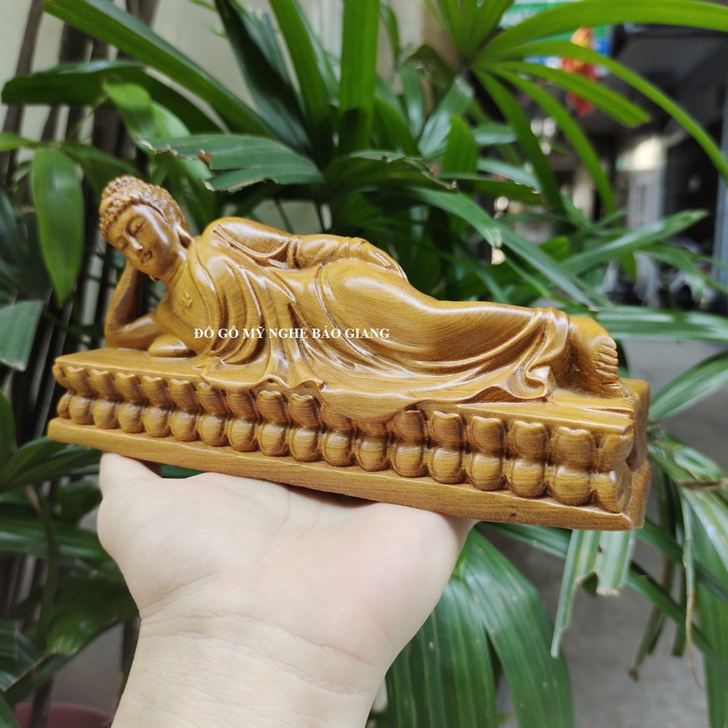 Tượng phật nằm nhập niết bàn bằng gỗ