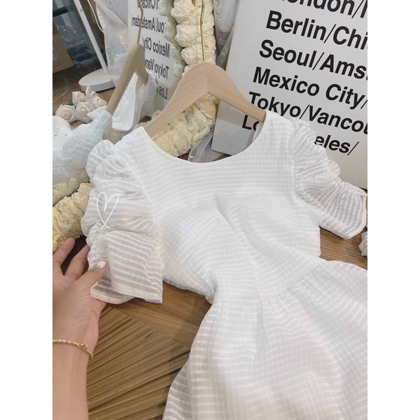 ĐẦM TRẮNG VOAN REN BI CỔ VUÔNG TAY NGẮN