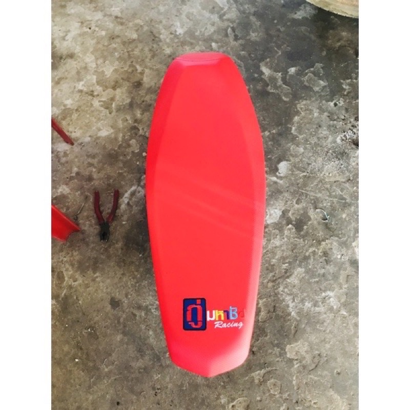 Vỏ Yên Các Bon Thêu Chữ Thái Đa Năng Co Dãn 4 Chiều Bọc Các Loại Xe Số Xe Côn