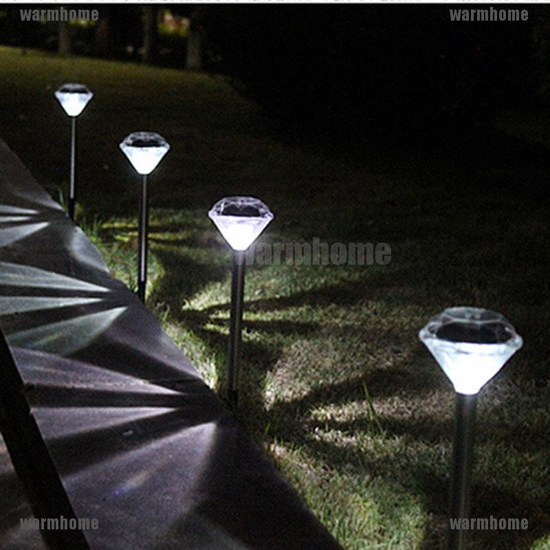 Đèn LED sân vườn hình kim cương sử dụng năng lượng mặt trời