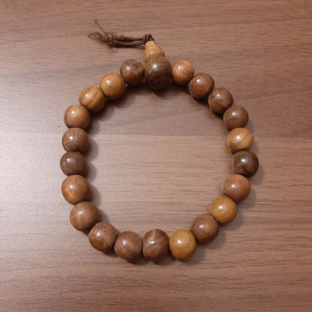 Vòng tay gỗ trầm 6 ly