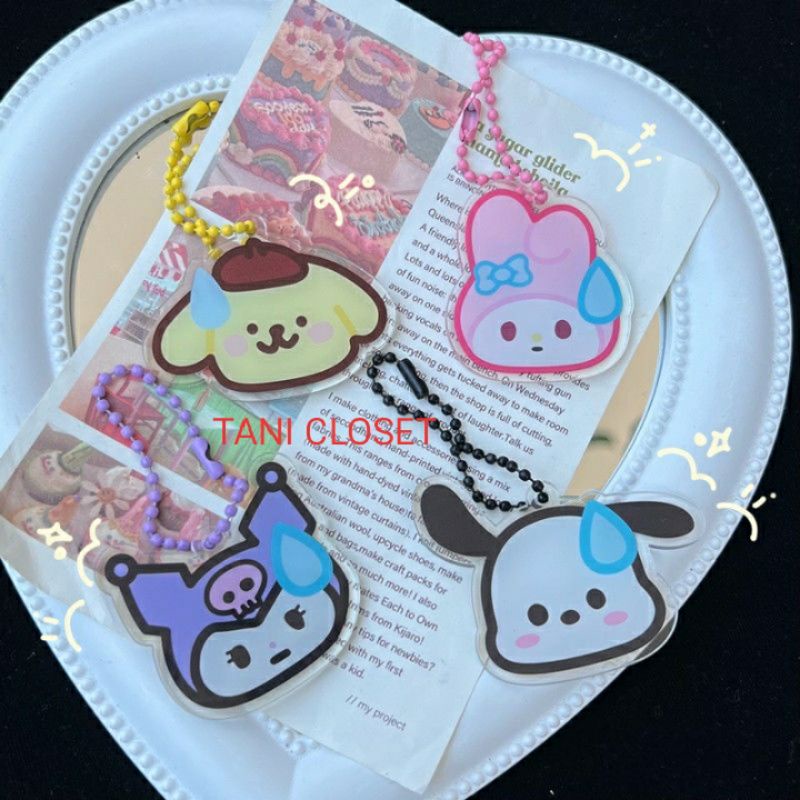 Móc Khóa Nhựa Cứng Emoji Sanrio Bối Rối
