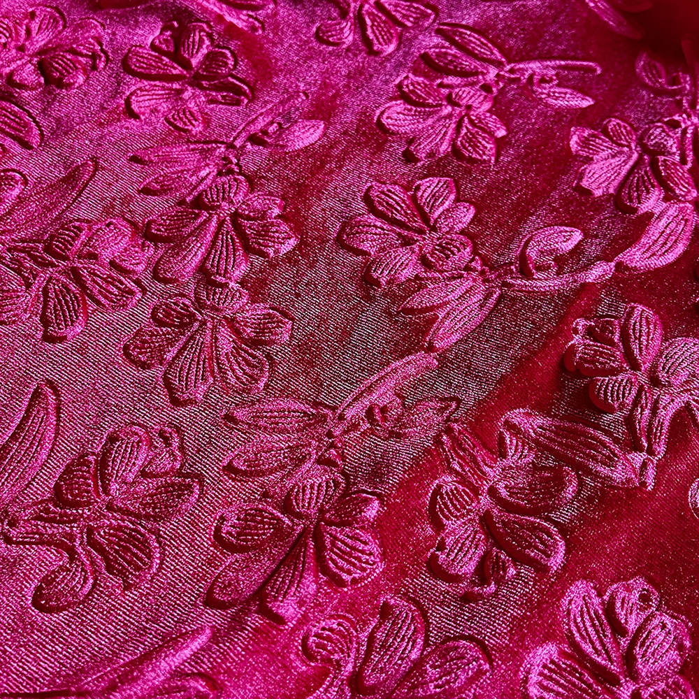 Áo nhung vân hoa - áo dài mẹ bà sui