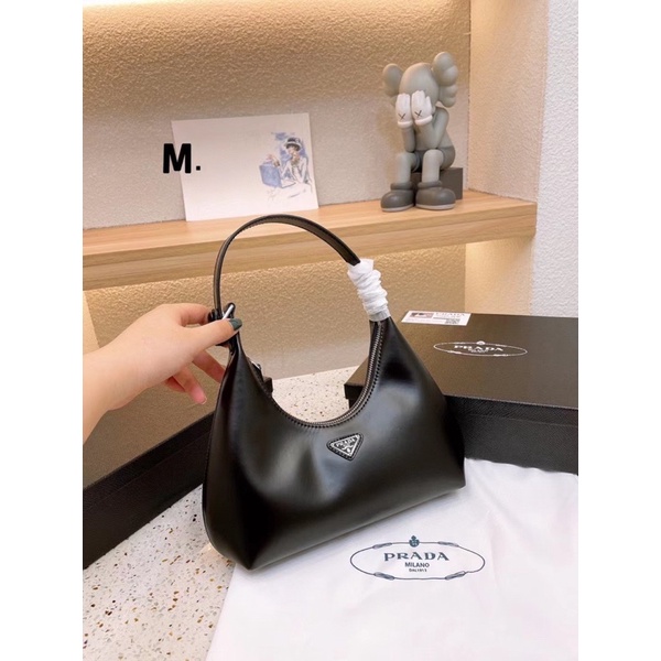 Túi Xách Prada Trắng Đen Kẹp Nách Size 24  -  By Anh Dinh Phuong