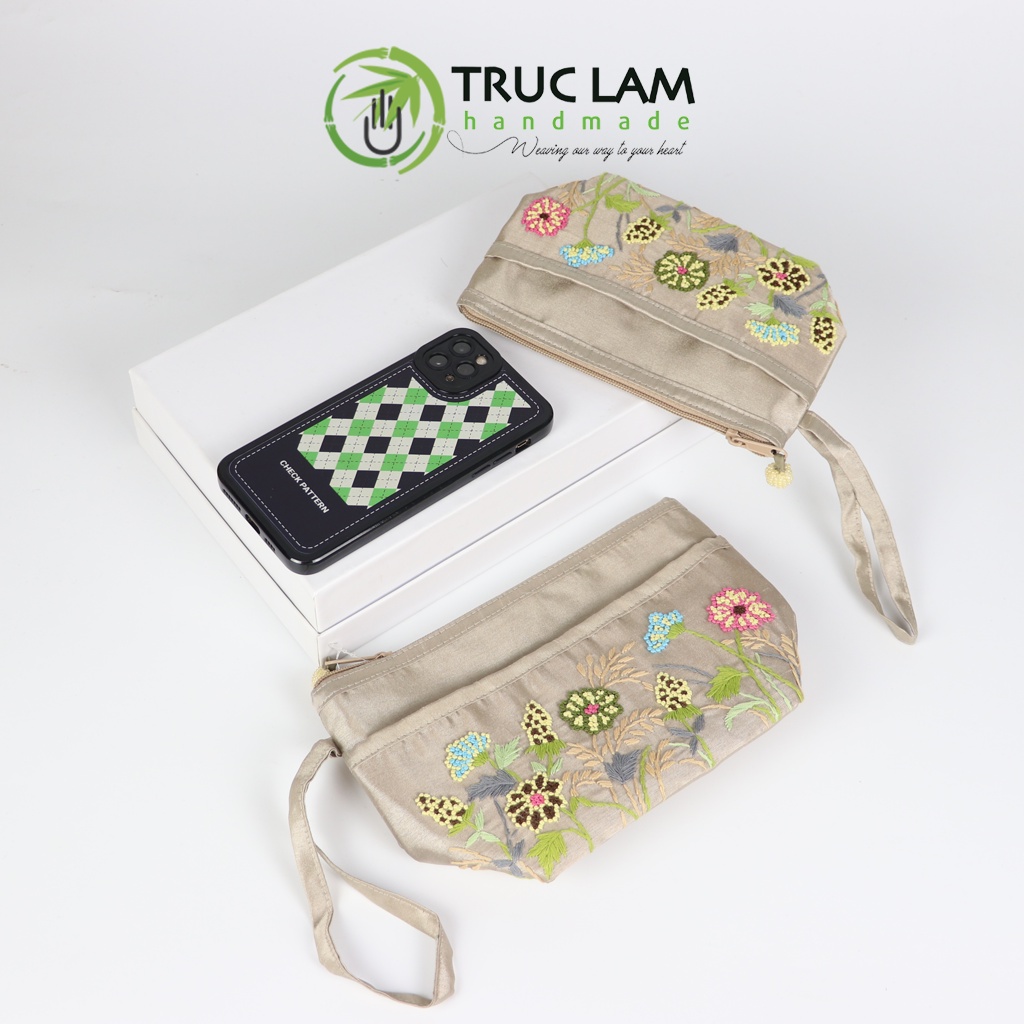 Ví Cầm Tay Nữ Vải Tafta Họa Tiết Hoa Cỏ Thêu Tay Set 2 Chiếc Thêu 2 Mặt - Trúc Lâm Handmade