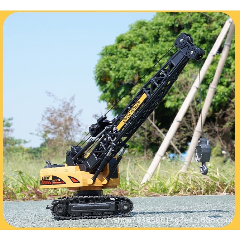 Xe cẩu bánh xích điều khiển ,rơ móc bằng kim loại