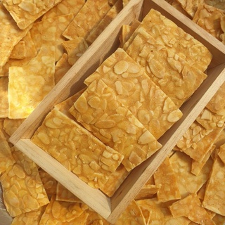 Bánh ngói hạnh nhân - lon 300gr