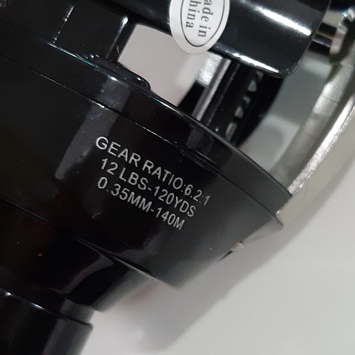 Máy câu ngang tay trái ,tay phải Yumoshi LV200 - LV201