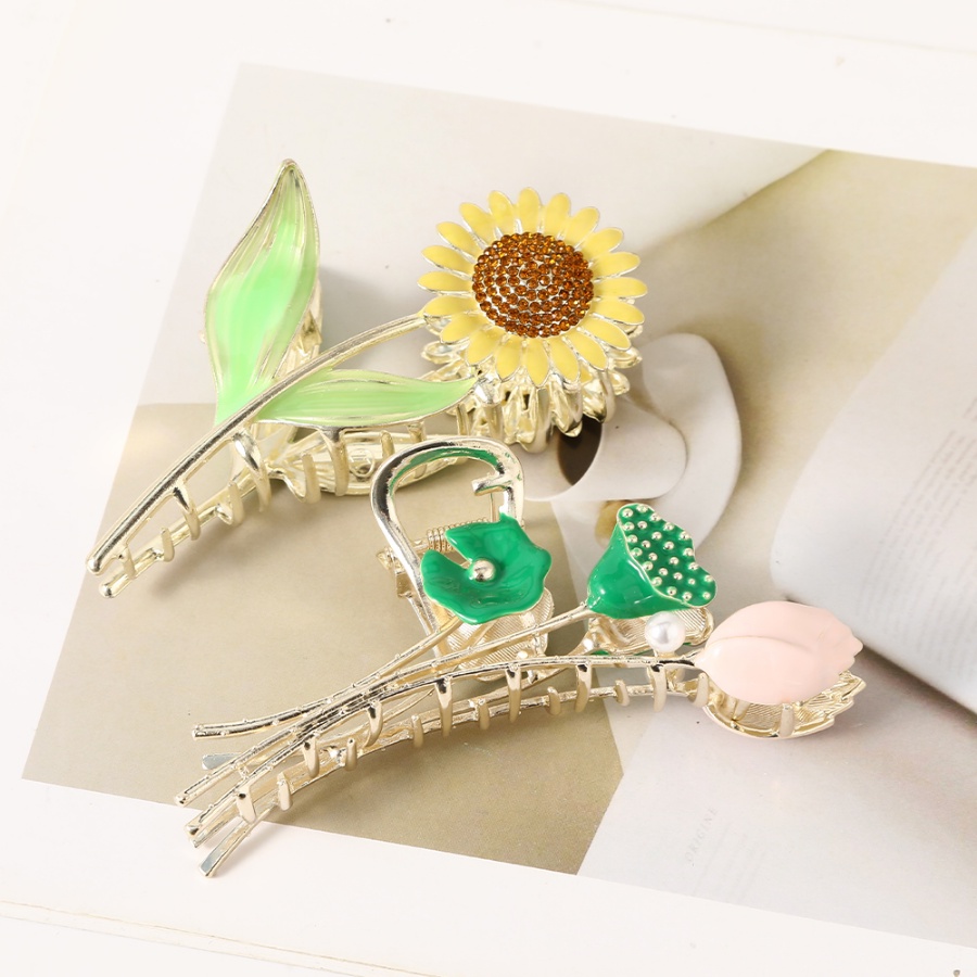 Kẹp Tóc Đuôi Ngựa Hình Hoa Đính Ngọc Trai Thanh Lịch