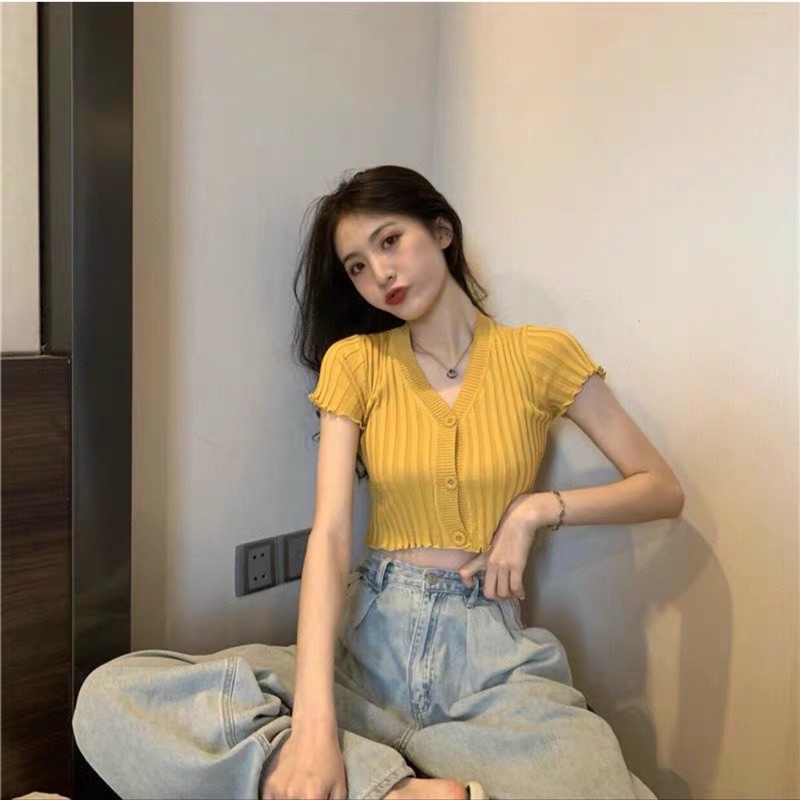 Áo len cộc tay croptop 3 cúc cài hót hit