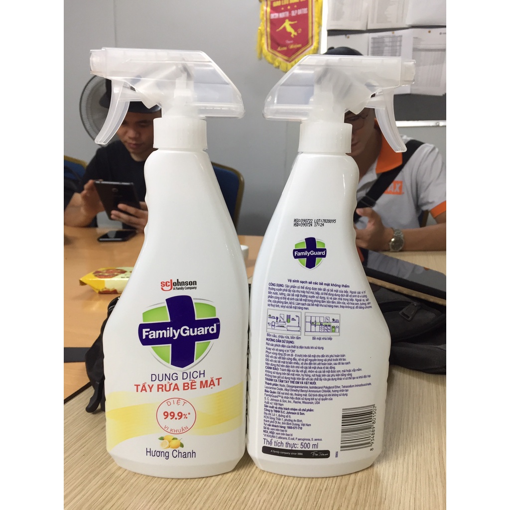 Dung Dịch Tẩy Rửa Bề Mặt Family Guard Hương Chanh / Vải Lanh ( 500ML / Chai )
