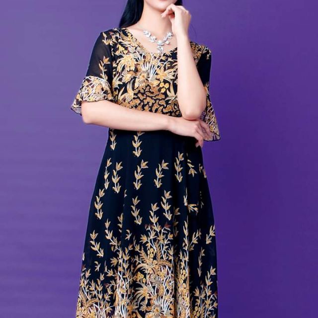 Đầm hoa den