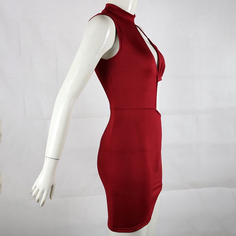 Đầm sát nách màu trơn thiết kế khoét quyến rũ