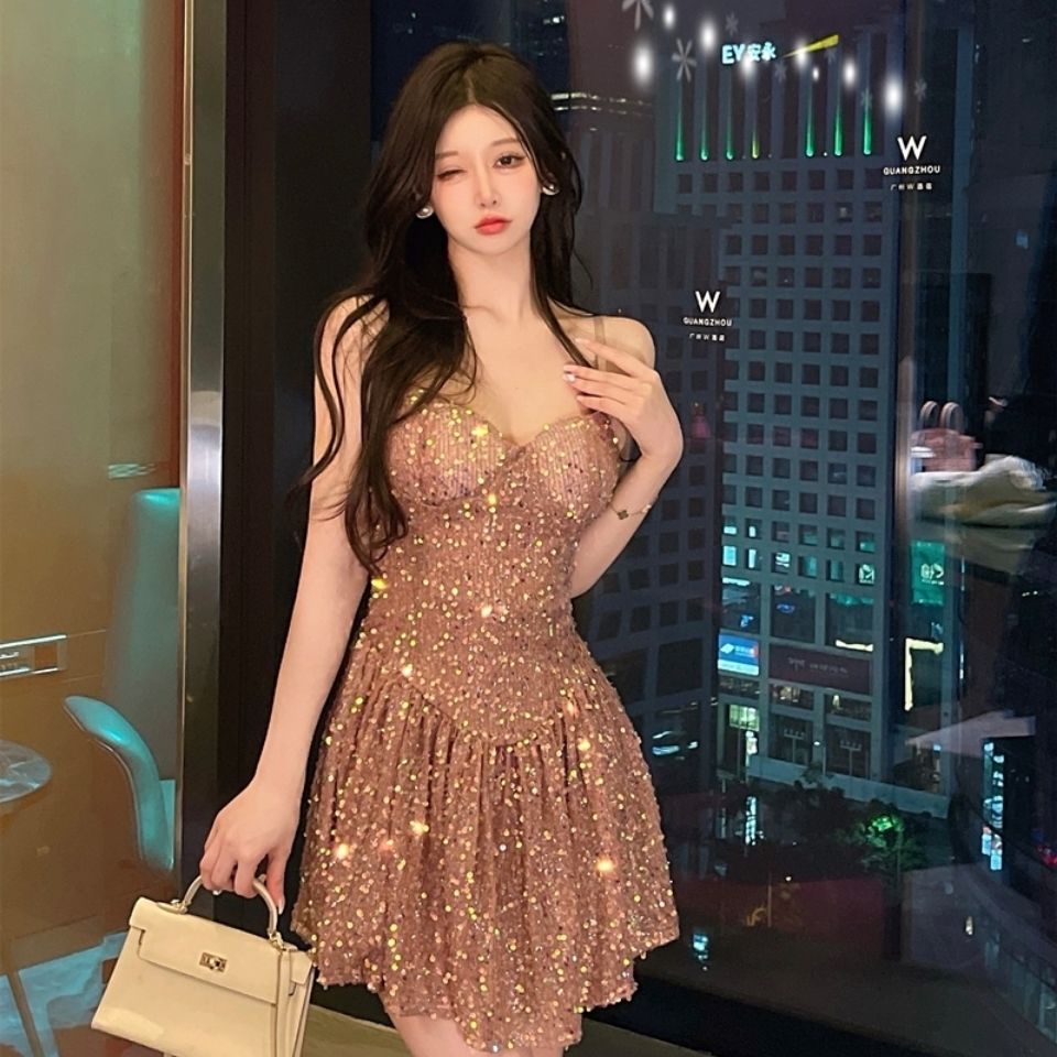 Đầm Hai Dây Xếp Ly Ôm Eo Đính Kim Sa Lấp Lánh Quyến Rũ Thời Trang Cho Nữ