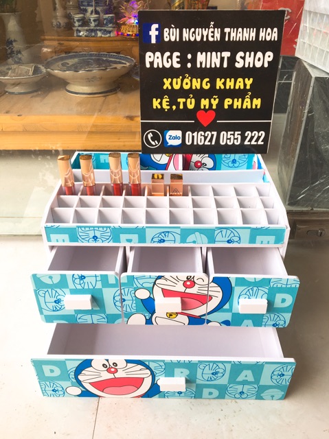 Kệ mỹ phẩm 3 tầng đặc biệt doraemon 30 ô son