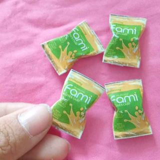 Mô hình đồ chơi thu nhỏ bịch sữa fami đậu nành cho nhà búp bê