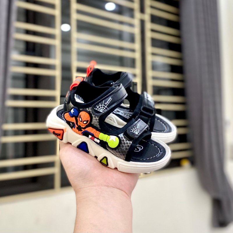 Dép Sandal siêu nhân cho bé trai từ 2 đến 5 tuổi có Đèn sáng