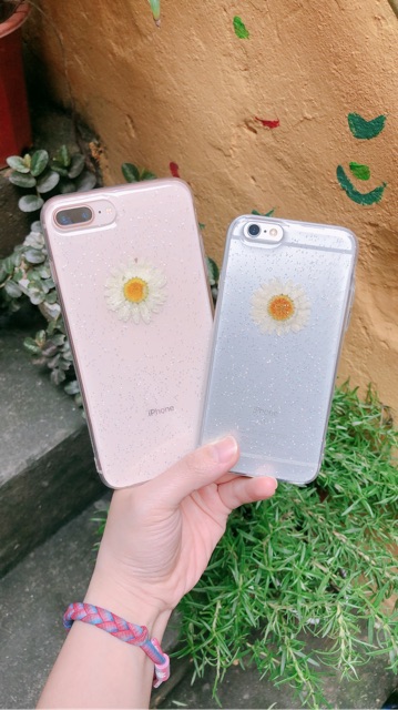 Ốp lưng silicon hoa cúc và hoa nhí handmade vintage | BigBuy360 - bigbuy360.vn