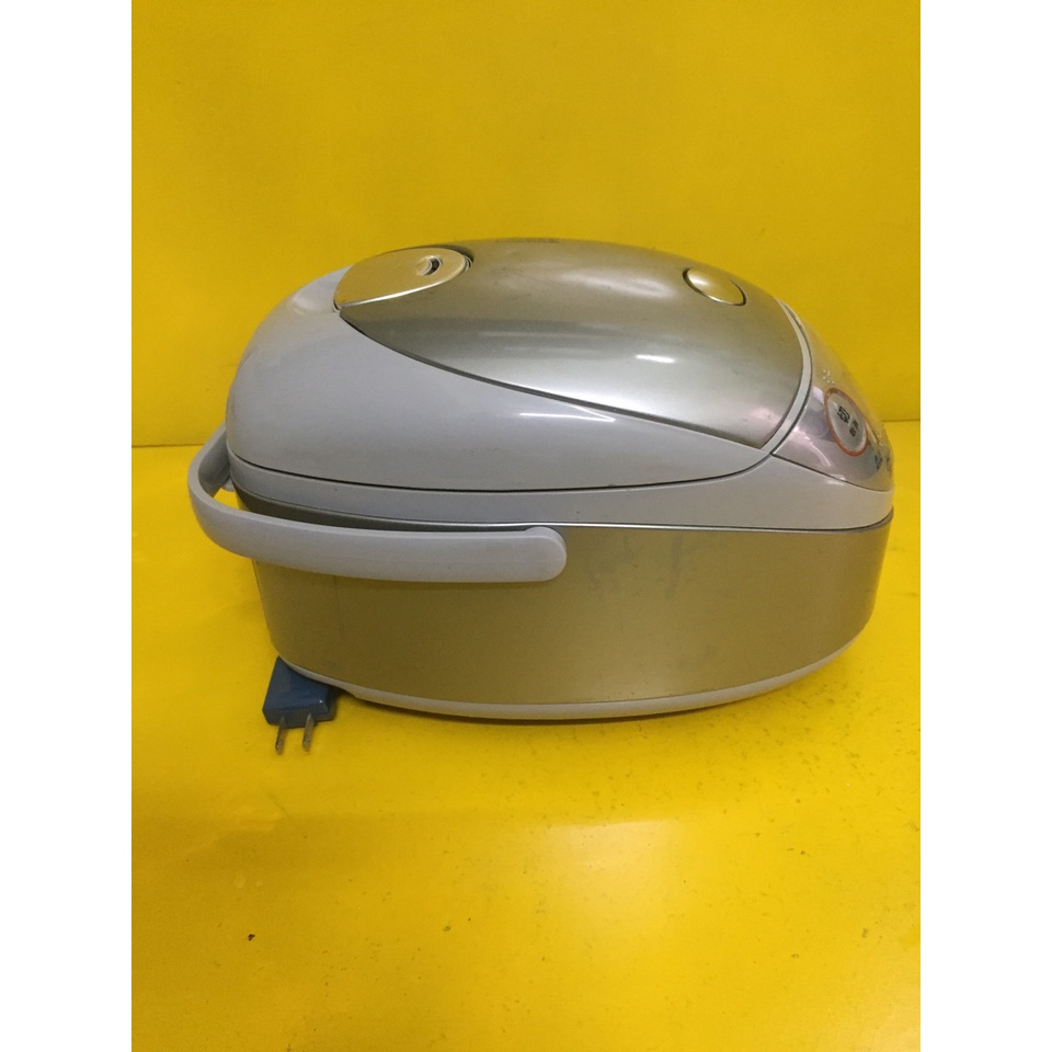 Nồi cơm nội địa Nhật cao tần (IH) Toshiba RC-6XD (0.63L) (027019)