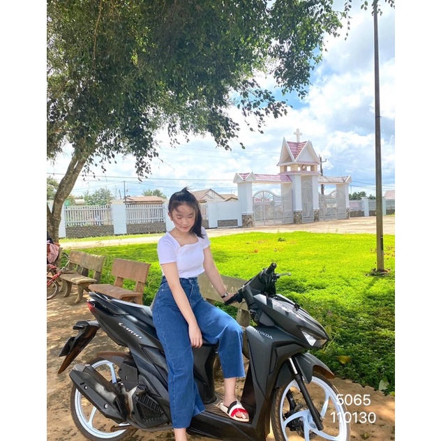 Set Baggy jeans ống suông xanh đậm TL + Áo cổ vuông thắt nơ bụng
