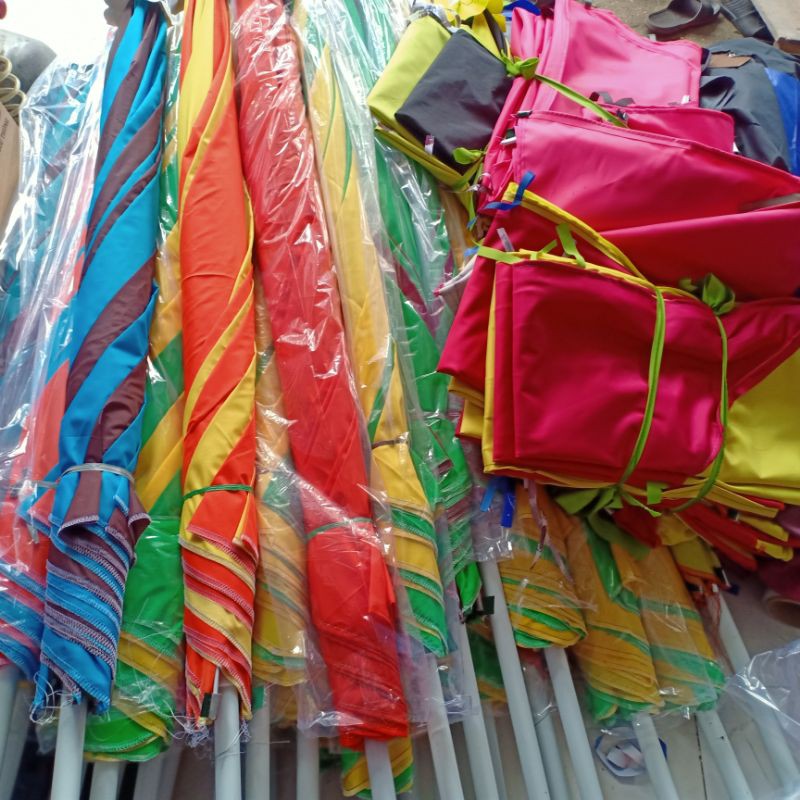 Ô DÙ CHE MƯA CHE NẮNG BÁN HÀNG : 2M2X2M5CHƯA BAO GỒM ĐẾ