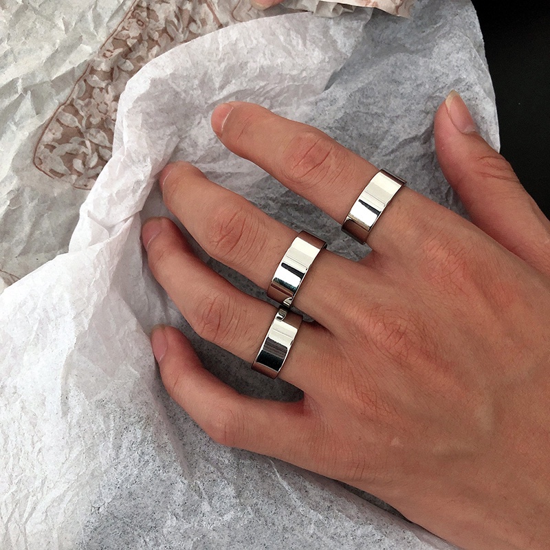 Nhẫn nam basic BROO màu bạc trơn bóng bản vừa, nhẫn titan unisex chất liệu ko rỉ