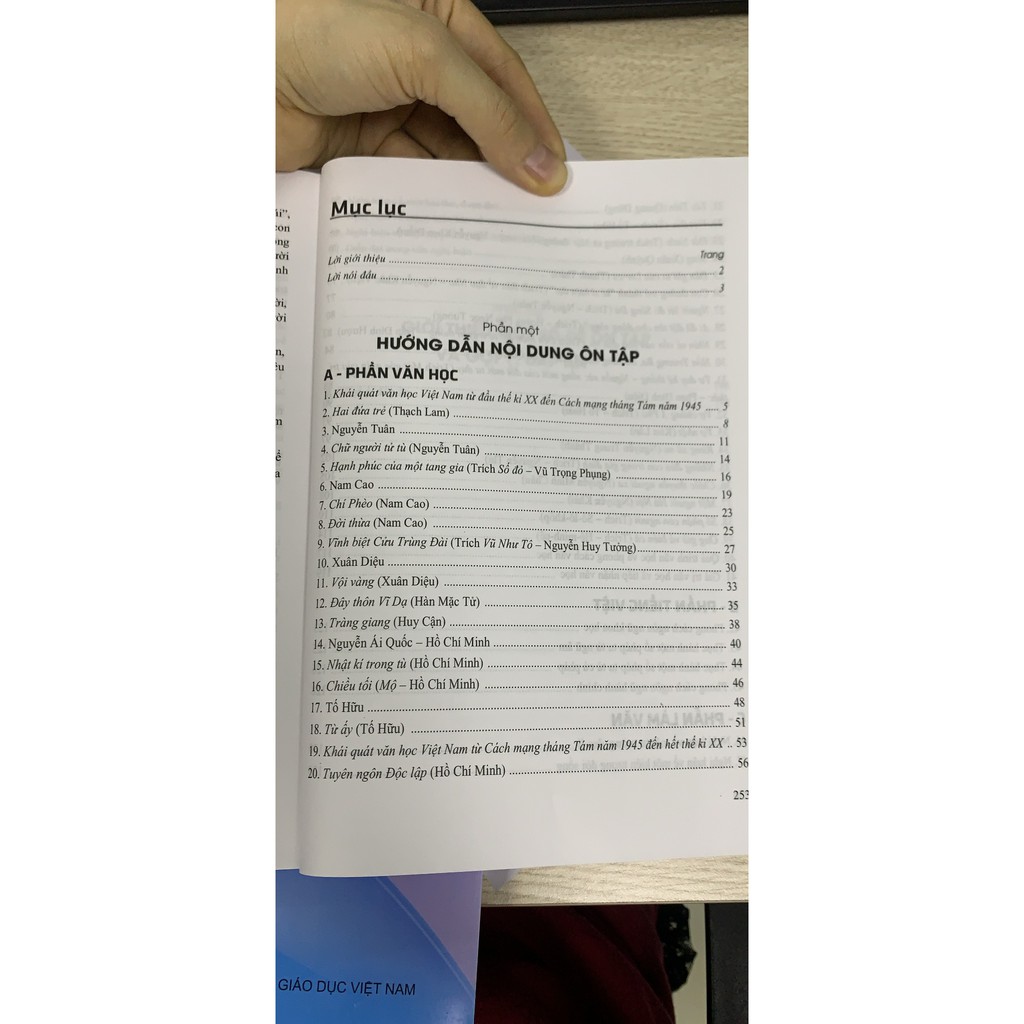 Sách - Hướng dẫn ôn thi tốt nghiệp trung học phổ thông quốc gia năm học 2020 - 2021 môn Ngữ Văn | BigBuy360 - bigbuy360.vn