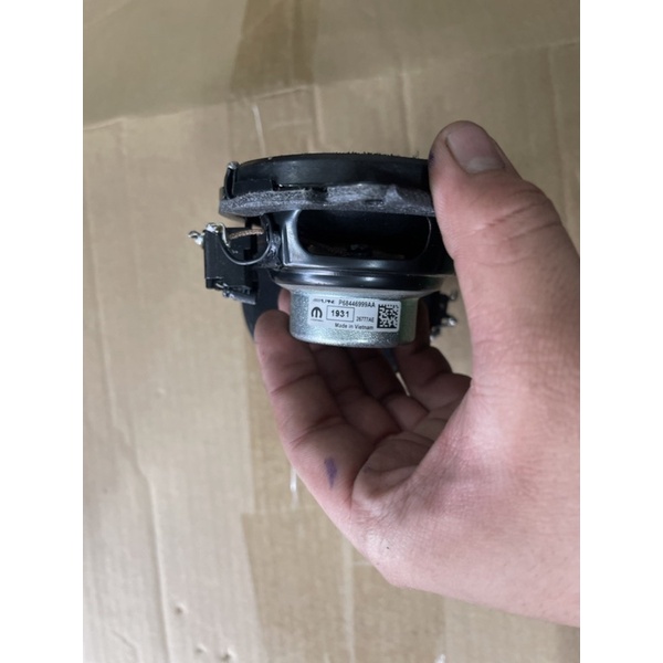 1 cặp loa center có chép đồng trục 8cm lỗ óc 10cm dành cho xe hơi nghe rất êm ạ