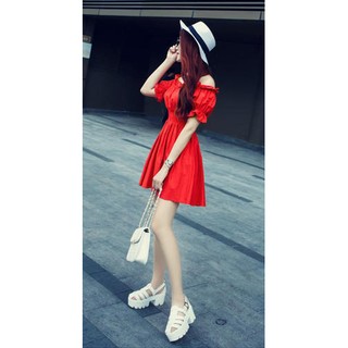 Đầm trễ vai đỏ xinh xắn