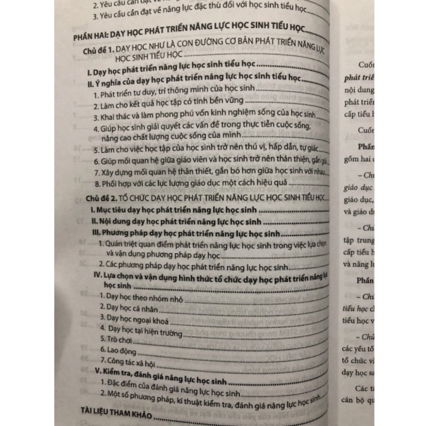 Sách - Chương trình giáo dục phổ thông cấp tiểu học và dạy học phát triển năng lực học sinh tiểu học