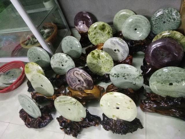 Đá phong thuỷ để bàn ( 100% đá ngọc tự nhiên)