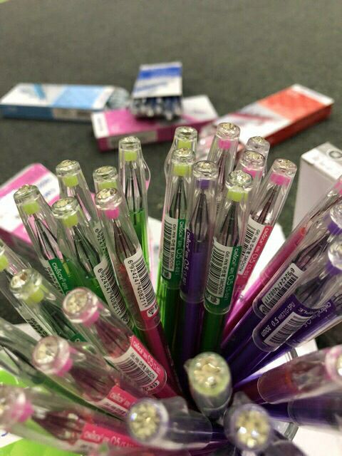 Bút viết nước hiệu Chosch 821 nhiều màu