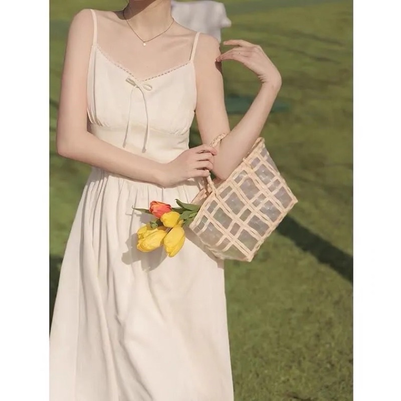 Đầm trắng 2 dây tiểu thư