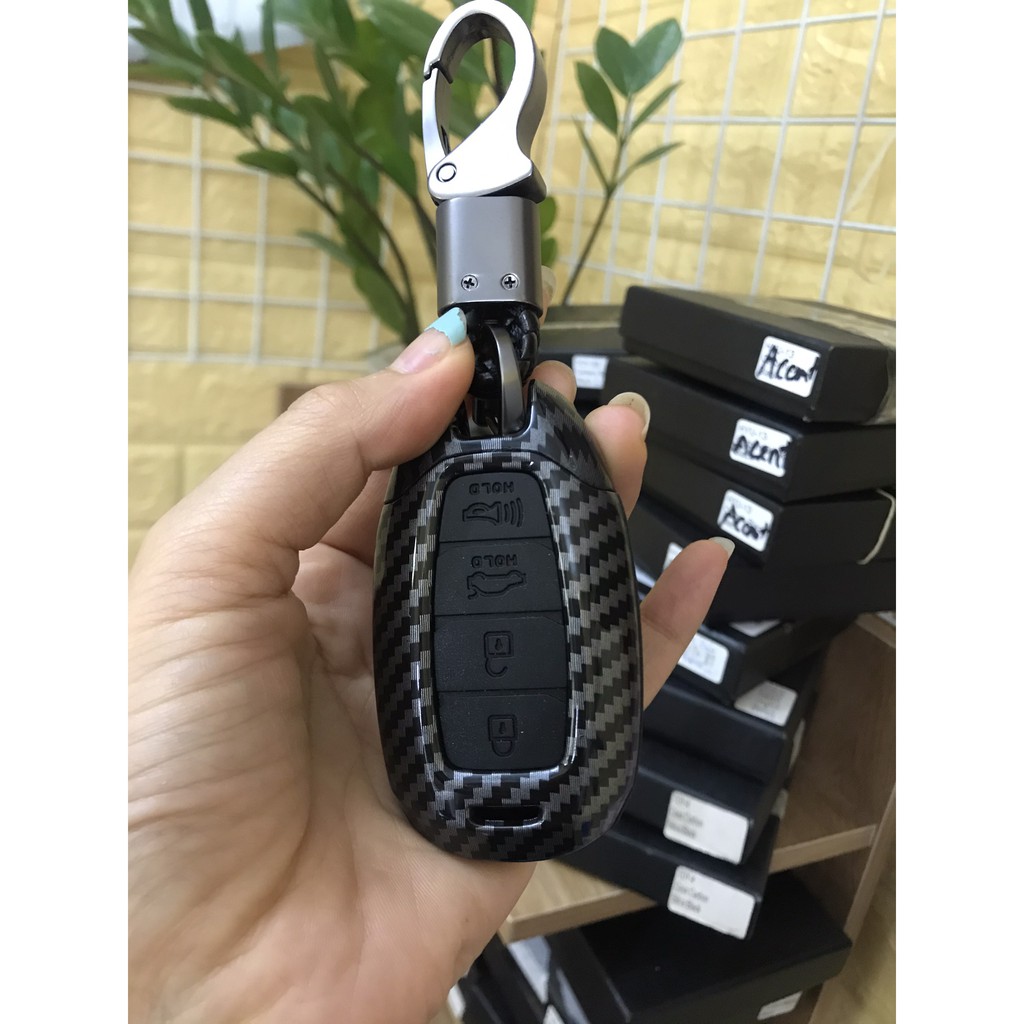 Ốp chìa khoá, bao chìa khóa xe Hyundai Accent 2021 4 nút vân Carbon
