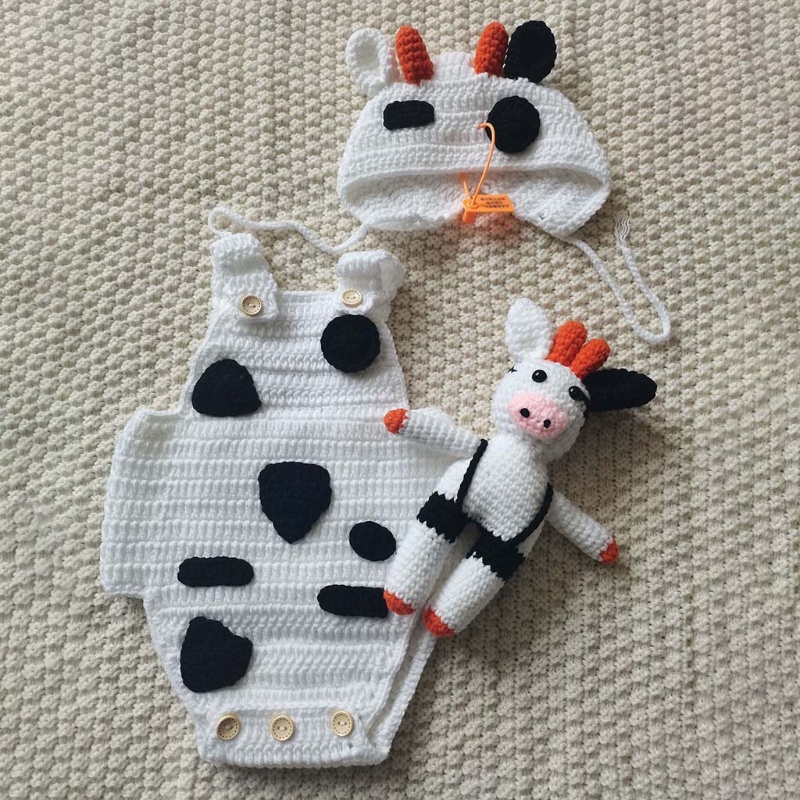 Bộ 3 Món Áo Liền Quần Dệt Kim + Mũ Hình Bò Sữa Dễ Thương Cho Bé Sơ Sinh