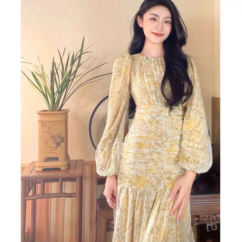 ⚡️HAI LỚP⚡️Đầm hoa đuôi cá xếp ly eo màu vàng