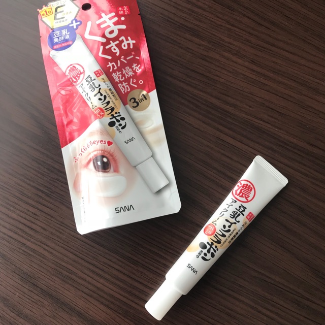 Kem Dưỡng Mắt Mờ Thâm SaNa Chiết Xuất Vitamin E