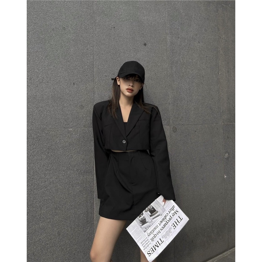 ĐẦM ĐEN CUT OUT TRƯỚC BỤNG CỔ VEST ĐEN MS415