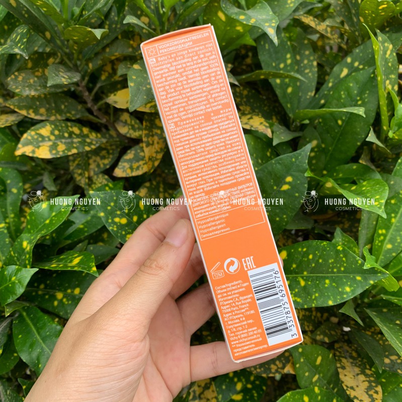 Kem Chống Nắng Vichy Capital Soleil SPF 50+ Matifiant 3-in-1 50ml Xanh