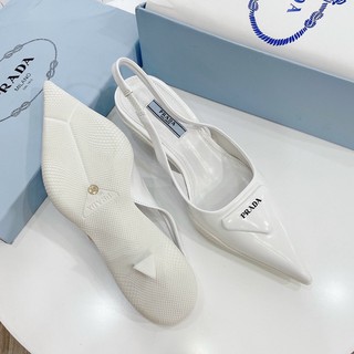 Sandal Prada mũi nhọn