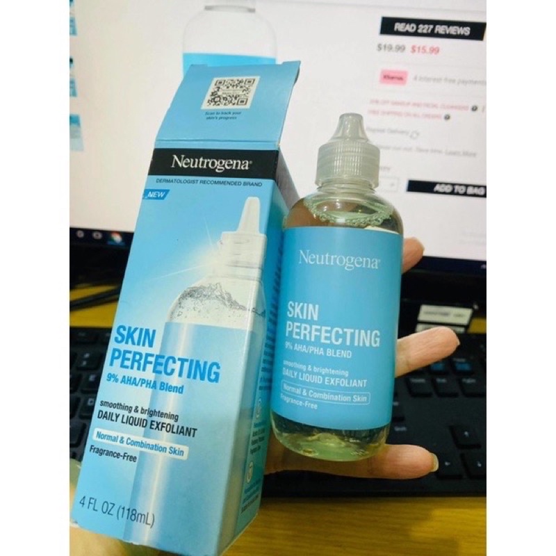 Dung dịch tẩy tế bào chết Neutrogena Skin Perfecting