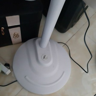 đèn led đứng cho spa hoặc nối mi