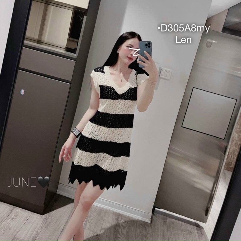 Đầm len sọc cổ tim lai gợn sóng minie