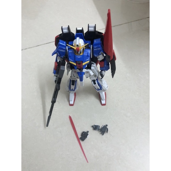 Mô hình lắp ráp Gundam RG Zeta đã ráp hoàn chỉnh