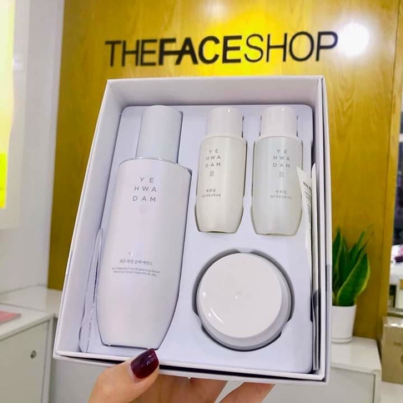 Set Tinh chất dưỡng trắng da Yehwadam Jeju Magnolia Pure Brightening Serum Special Set